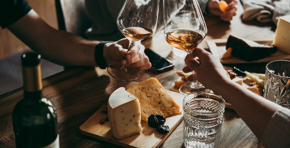 Wein genie&szlig;en im Hoamat House Lounge &copy; shutterstock.com