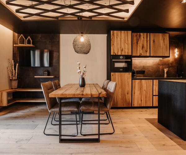 Großzügige Wohnküche