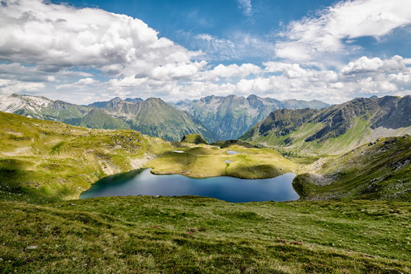 Bergsee Panoramaaufnahme © Ferienregion Salzburger Lungau